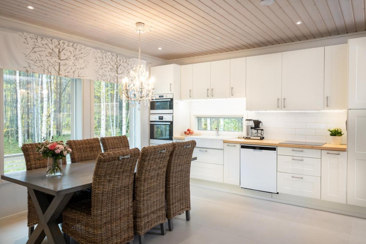 Luxurious Villa Kinos With Jacuzzi Rovaniemi Eksteriør bilde
